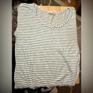 Short sleeved tie-front top